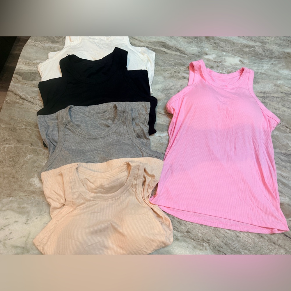 5 Seamless Ribbed Tank Tops Bundle M Athleisure Layering Tanks